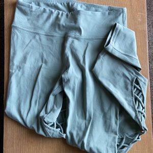 Alo criss cross leggings